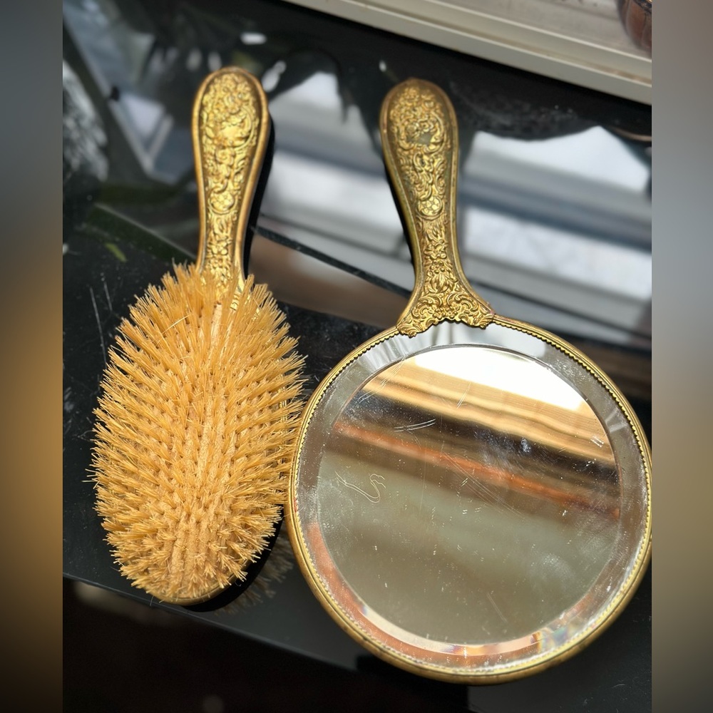 Vintage mirror and brush set. Used. Mirror 9” long Gorgeous set - Picture 4 of 7